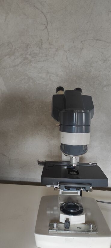 мед работник: Американский оптический тринокулярный микроскоп AO One-Ten MicroStar с