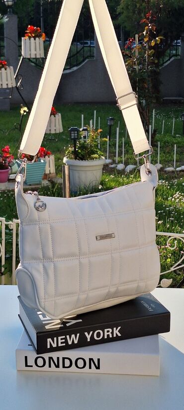 vlahovic torba: Shoulder bag