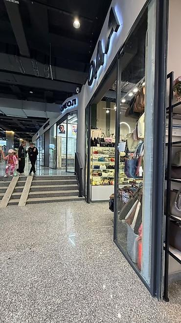 Продажа бутиков: Продажа бутиков В торговом центре, 35 м², 1 этаж — 5