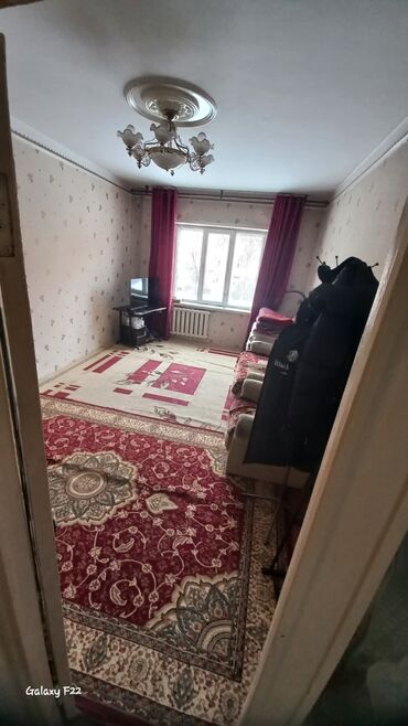 сьемная квартира: 2 комнаты, 48 м², 105 серия, 2 этаж, Старый ремонт