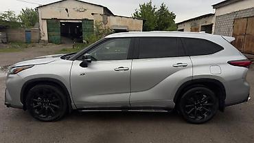 Toyota: Toyota Highlander: 2023 г., 2.5 л, Автомат, Бензин, Кроссовер — 9