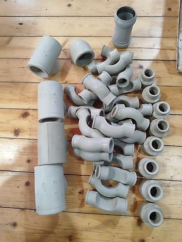 su keni: PVC boru birləşdirici detallar dəsti Məhsul təsviri: - Material: boz — 1