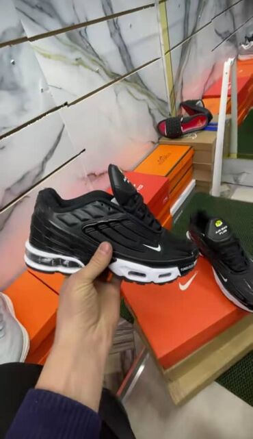 Кроссовки и спортивная обувь: Мужские кроссовки, 40, Nike, Новый, цвет - Черный, Самовывоз