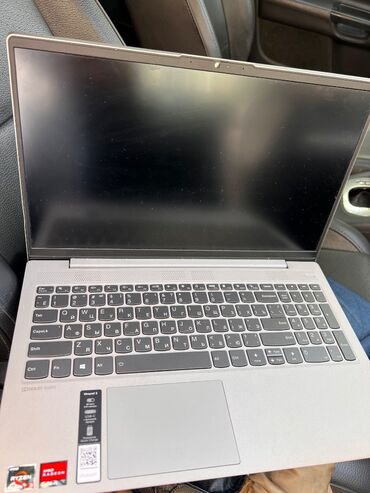 Kompüter və noutbuk aksesuarları: Noutbook lenovo satılır. Demək olar işlənməyib. İdeal vəziyyətdədir