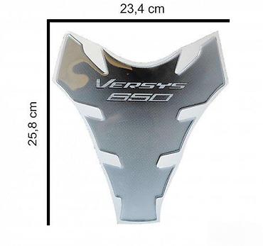 jake's marka: KAWASAKI VERSYS 650 - tank pad - 706 📌 Opis: Samolepljivi protektor — 1