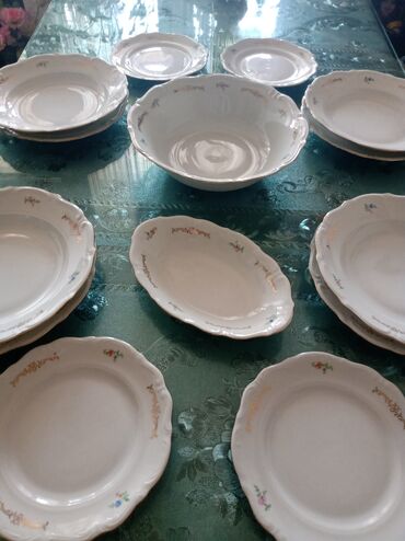 Kuhinjski setovi: Servis Walbrzych Poljska 60te. za 4 osobe. maksimalno ocuvan. nigde — 4