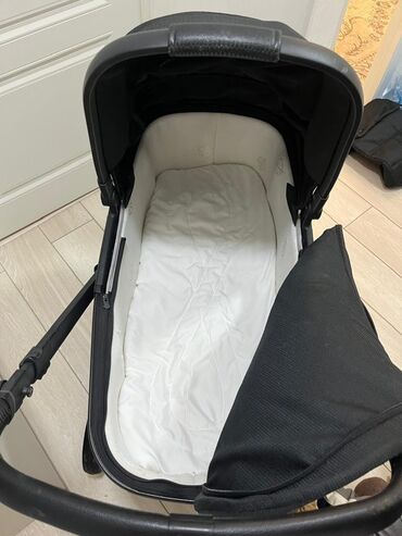 Коляски: Коляска, цвет - Черный, Б/у