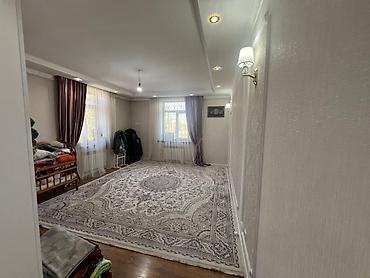 Продажа коттеджей и домов: Просторный двухэтажный дом с ухоженным зеленым участком. - — 53