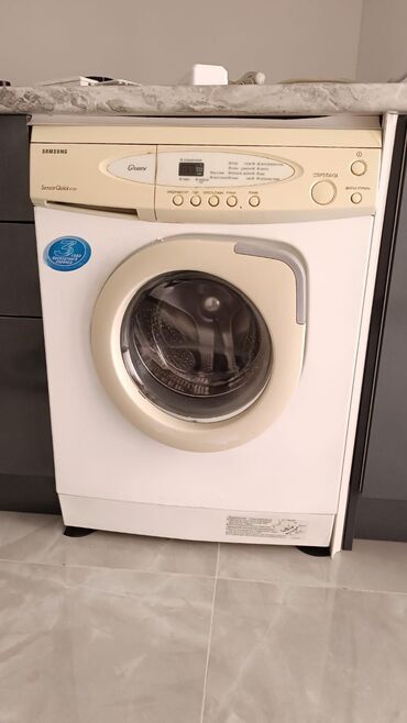 Samsung 6 kg paltaryuyan satilir 120azn.Tam işlekdi boyuk kg alinacaq