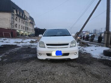 Toyota: Toyota ist: 2002 г., 1.5 л, Автомат, Бензин