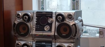 Musiqi mərkəzləri: 3800 w Güclü səs sistemi 2 Basoviki 2 Səs Kalonkaları var — 8