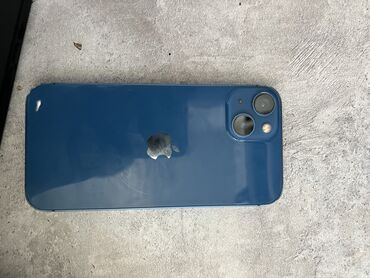 Apple iPhone: IPhone 13, Б/у, 128 ГБ, Голубой, Защитное стекло, Чехол, 83 %