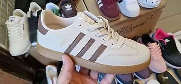aura bogatic: Adidas Samba patike – više boja

Samba
41 do 46
 Cena 3700din✅️

NT❤ — 2