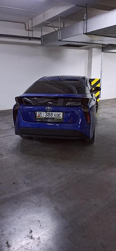разметка дорог: Toyota Prius: 2018 г., 1.8 л, Автомат, Гибрид, Лифтбек — 2