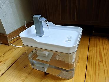 Миски для воды и еды: Avtomatik ev heyvanları üçün su fontanı - Elektrikli axarlı su — 1