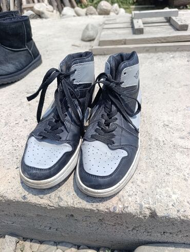 фирменные спортивные костюмы женские: Эркектердин кроссовкасы, 36.5, Nike, Колдонулган, түсү - Кара, Өзү алып кетүү