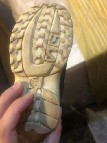 Dəstlər: Körpə geyim dəsti - 3 ədəd qalın, ayaqlı tulum: - Açıq mavi rəngdə — 50