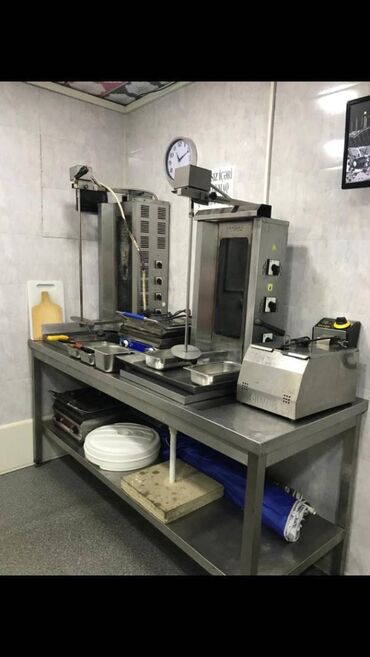 Digər kommersiya daşınmaz əmlakı: Xətai rayonu Əhmədli metrosunun yaxınlığında yol kənarı,sahəsi 9kv/m — 10