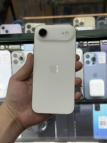 iphon air: IPhone Air, 256 ГБ, золотой - Экран с вырезом под Dynamic Island — 1