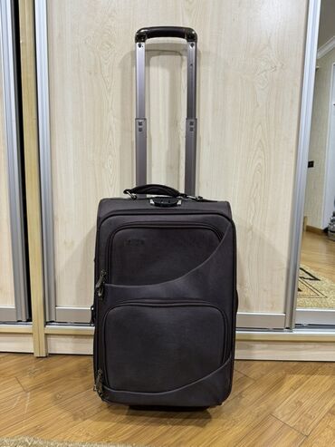 CD, DVD disklər və kassetlər: Təkərli səyahət çamadanı - Rəng: tünd qəhvəyi/şokolad - Korpus