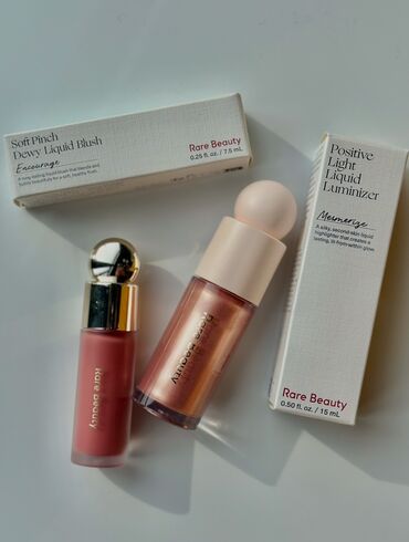 Косметика: Продам НОВЫЙ ОРИГИНАЛЬНЫЙ хайлайтер от rare beauty в оттенке
