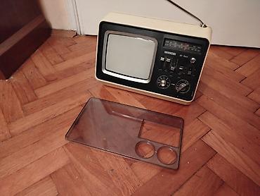 Stari uređaji: Retro tv stari Universum televizor.Prodaje se kao dekoracija jer vise — 14