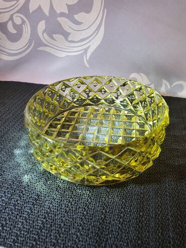 Činije: Bombonijera,cinija pun rad 70te god. Cinija bez ostecenja,nigde — 4