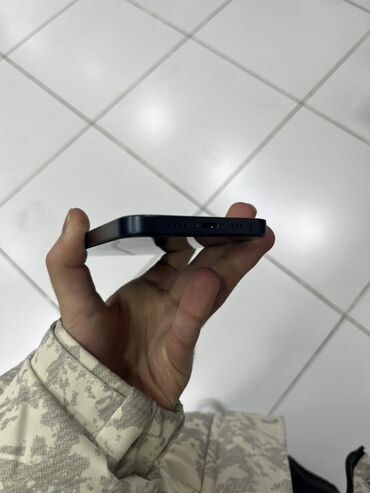 Apple iPhone: IPhone 13, Qara, Face ID — 6