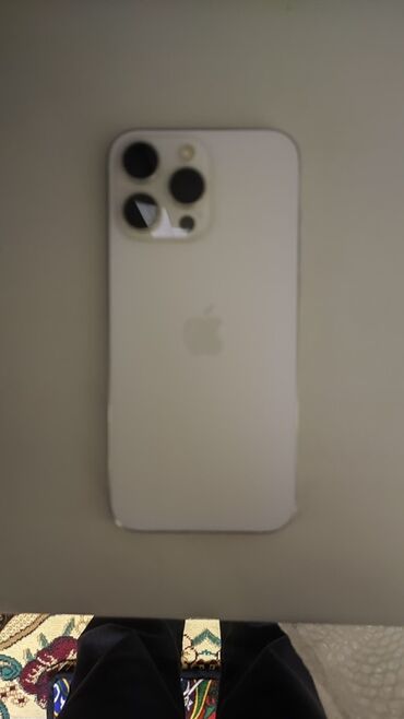 сотовые телефоны айфон: IPhone 16 Pro Max, Колдонулган, 256 ГБ, White Titanium, Заряддоочу түзүлүш, Коргоочу айнек, Каптама, 95 %