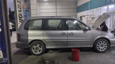 авто россрочка: Kia Carnival: 2000 г., 2.9 л, Механика, Дизель, Минивэн