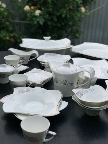 посуда фарфор: Столовый сервиз gucci новый  92 предмета (12 персон): тарелки 26 см -