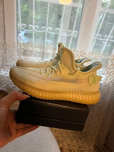 yeezy foam runner: Кроссовки Adidas Yeezy Boost 350 V2. Текстильный верх с характерным — 2