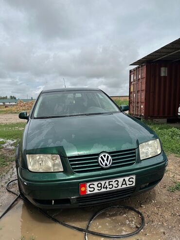Volkswagen: Volkswagen Bora: 2003 г., 1.6 л, Автомат, Бензин, Седан
