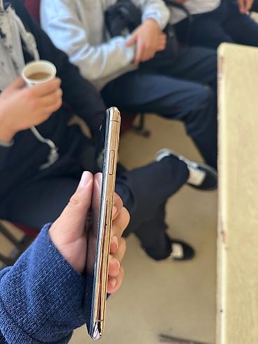 15 iphone: IPhone 11 Pro Max, 64 GB, Qızılı, Face ID — 3