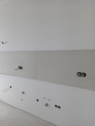 Другие стройуслуги: Услуги по укладке плитки для ванных комнат, кухонь и других помещений — 14