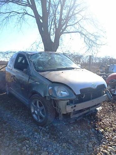 prodajem uprilo: TOYOTA YARIS 2005. GOD. - KOMPLETAN AUTO U DELOVIMA | ______*TOYOTA — 1