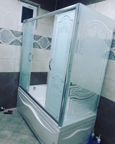 Duş kabinaları, arakəsmələr: Yeni Üstü açıq kabina, Künc üçün, Pulsuz çatdırılma — 10