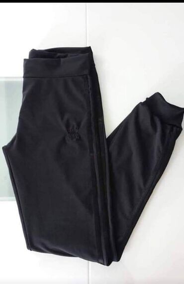 Donji deo: Mokra Likra
Velicina L,xl,2xl,3xl
Cena 1900 din — 2