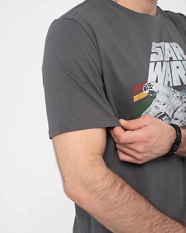 Футболки: Продаю комплект из трёх стильных футболок в отличном состоянии — 12