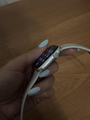 apple whatch 3: Apple Watch 8 series 46 mm – kvadrat ekranlı, açıq rəngli silikon — 3