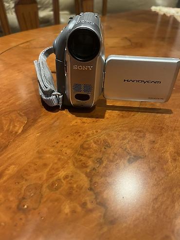 sony hdr sr5: Sony Handycam rəqəmsal videokamera — DCR‑HC17E (PAL) - Daşına bilən — 1