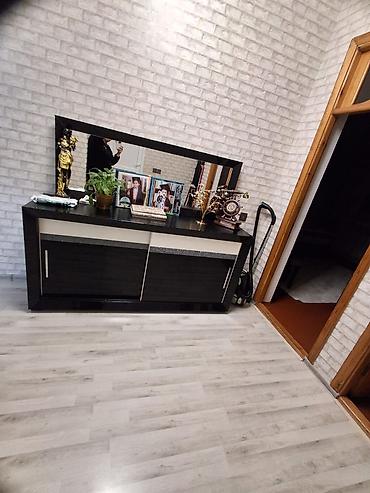 Ev və bağ: Qonaq otağı üçün yemək dəsti və vitrindən ibarət dəst - Yemək masası — 9