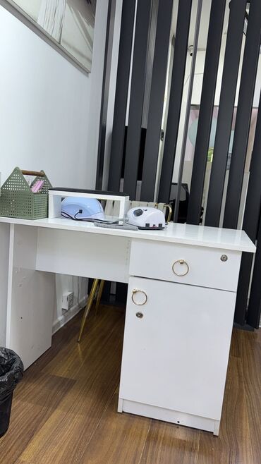 express qaynaq aparati: Düz masa, Siyirməli, Polkalı, Parlaq laminat