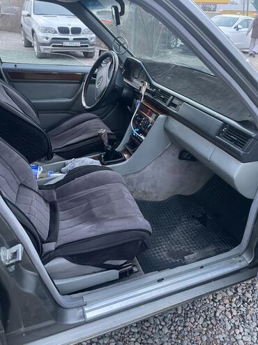 Mercedes-Benz: Mercedes-Benz W124: 1995 г., 2 л, Механика, Бензин, Седан — 21