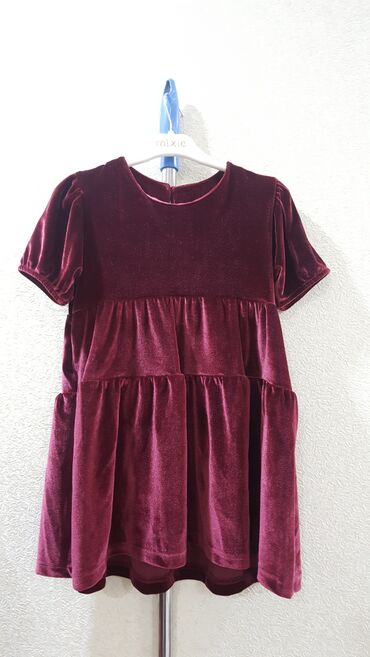villur donlar: Детское платье Zara, цвет - Красный
