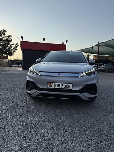 щетка для машины от снега: BYD Yuan Plus: 2022 г., Электромобиль, Кроссовер — 1
