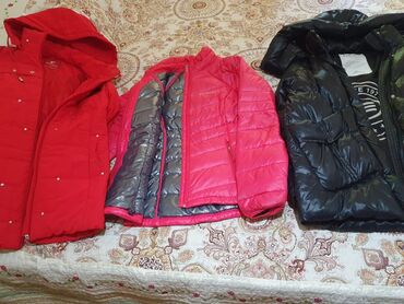 ветровка оранжевая: Срочно продам осенние куртки!!! Все на стройную девушку/женщину! Все