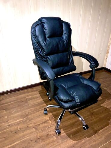Кресла: Продается абсолютно новое офисное кресло. Цена 7500 сом