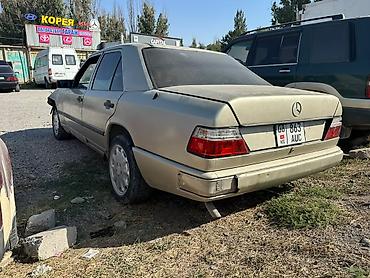 аудио касета: Mercedes-Benz E-Class: 1988 г., 2.3 л, Механика, Бензин, Седан — 4