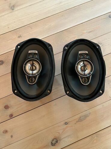 Avtomobil üçün soyuducular: Pioneer markalı, oval formalı avtomobil dinamikləri. TS-A697TS model